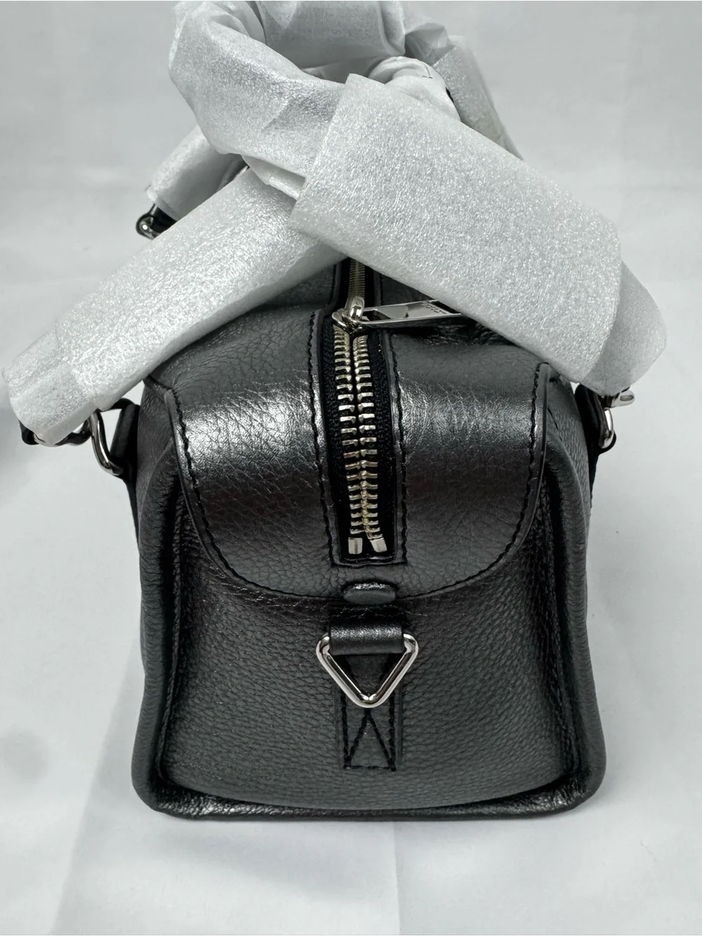 Marc Jacobs accents closure